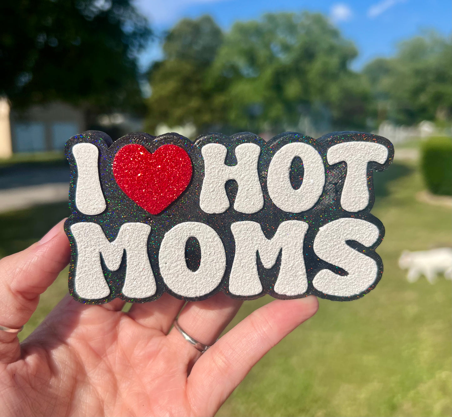 I Heart Hot Moms