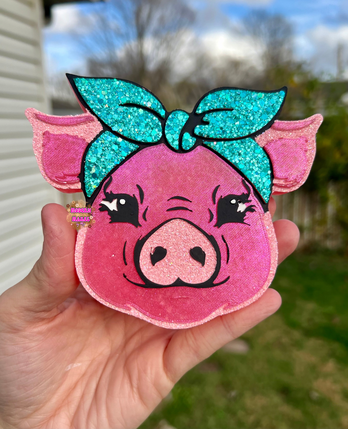 Pig w/ Bow